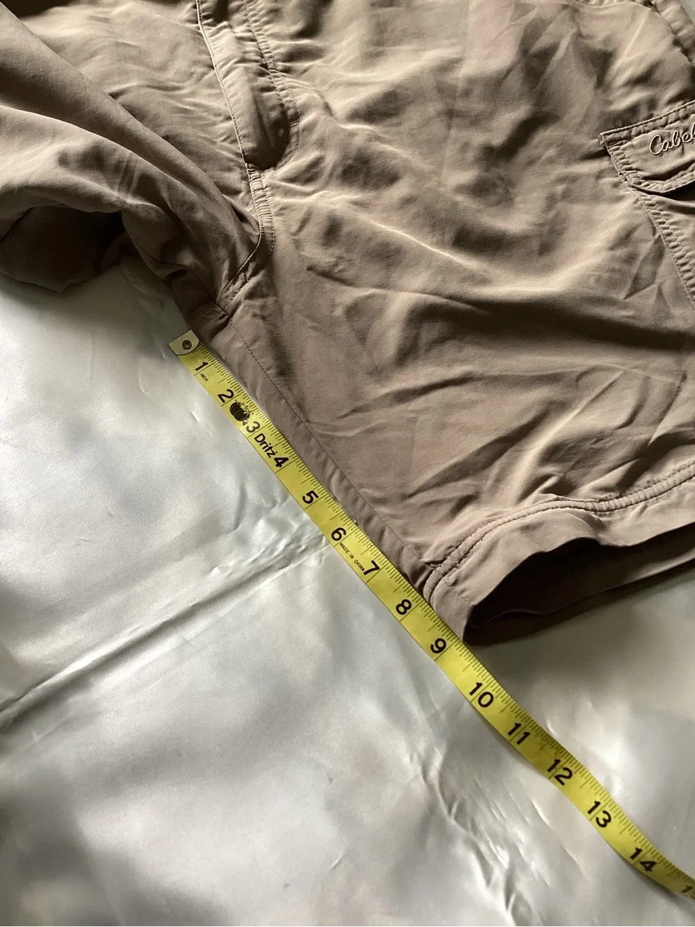 Men’s‎ Cabela’s tan cargo shorts 40x30